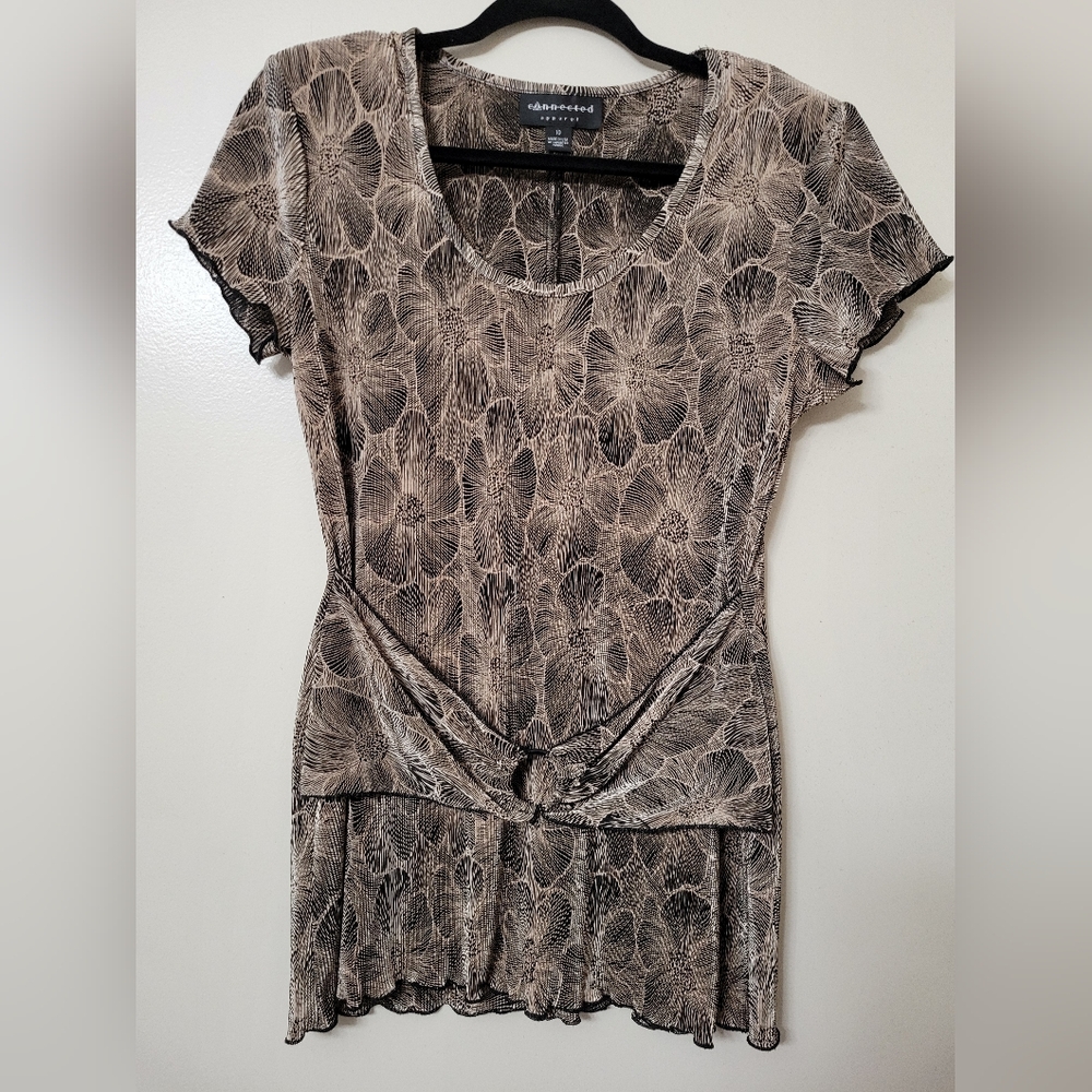 Connected Apparel Floral Blouse